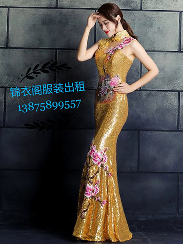 金色鱼尾礼服
